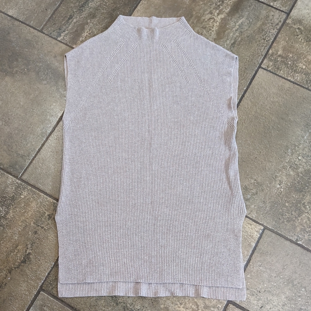 Banana Republic Mock Neck Short Cap Sleeve High Low Tunic Sweater Size S Taupe